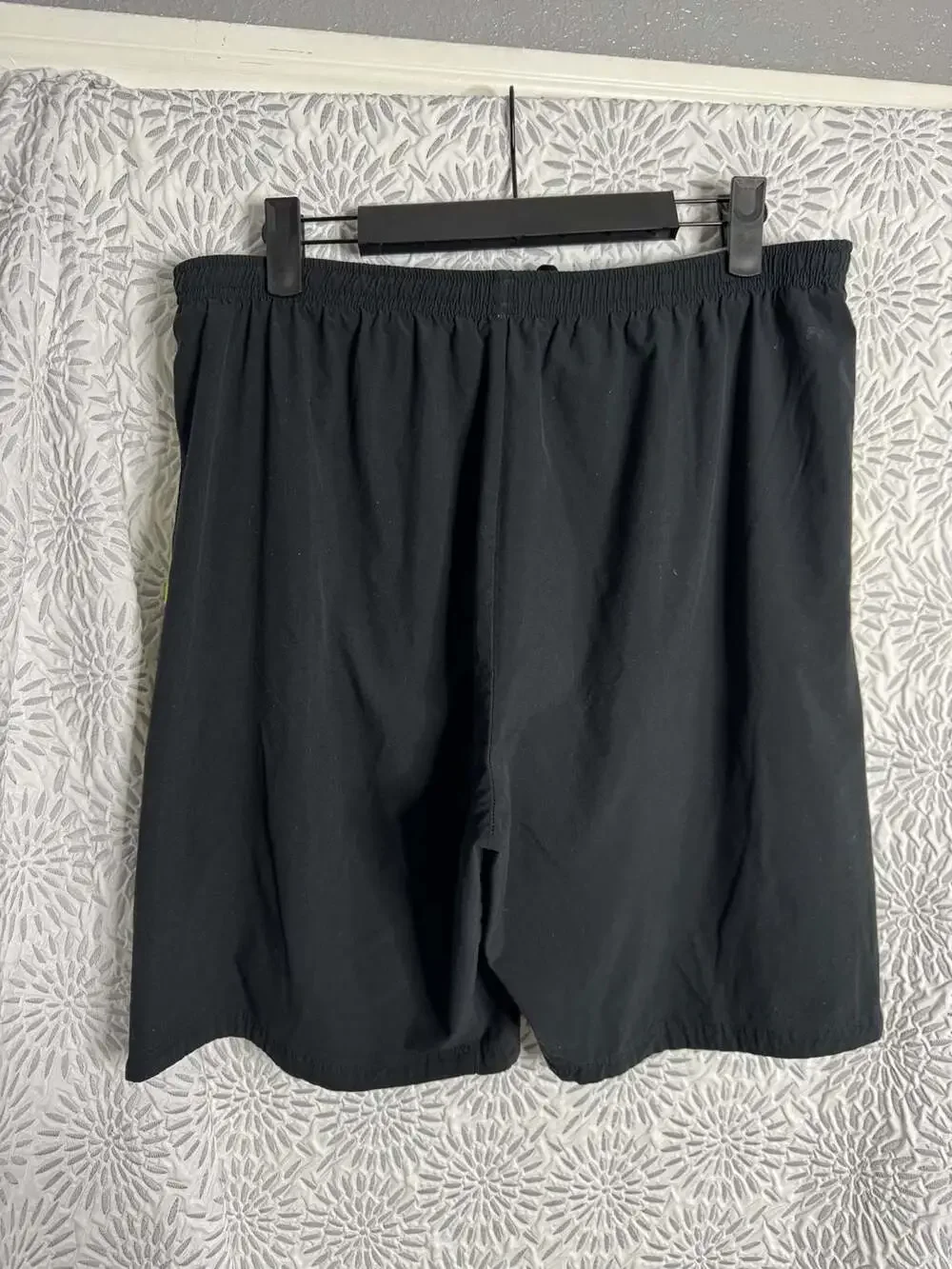 Nike Livestrong Dri-Fit Athletic Shorts Black Yellow Trim
